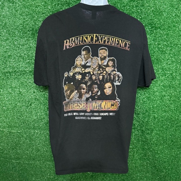 Gildan Black Short Sleeve Tee with Graphic Design - Picture 2 of 3